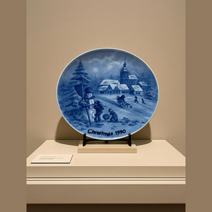 Berlin Christmas Plate 1980 Joys of Winter (English Text) designed by H Bluum